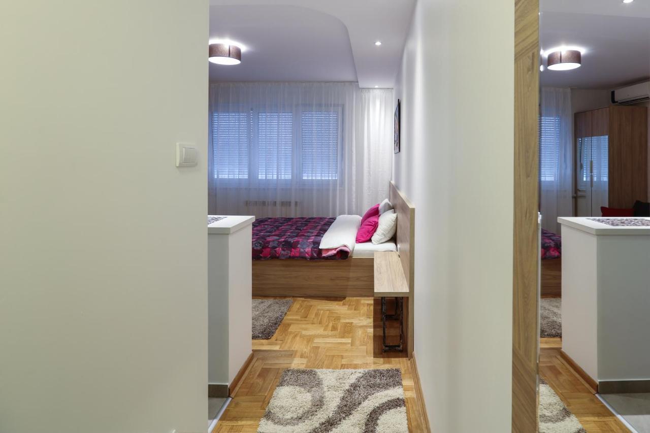 Apartment Promenada 30 Novi Sad Exterior photo